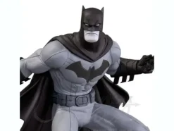 Batman/ Batman Black & White Statue: Greg Capullo 2nd Edition