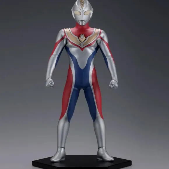 Character Classics Ultraman Dyna