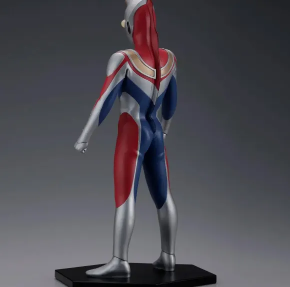 Character Classics Ultraman Dyna