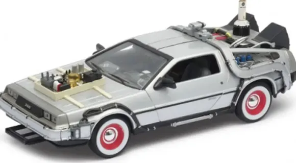 1/24 DeLorean DMC-12 (Back To The Future III)