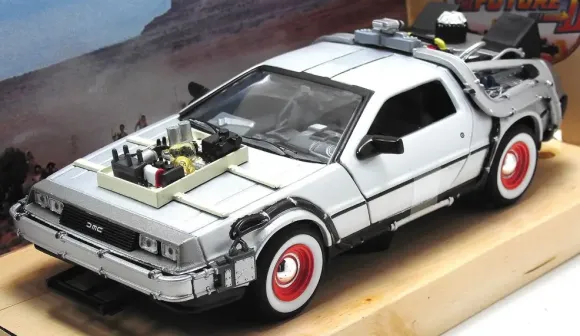 1/24 DeLorean DMC-12 (Back To The Future III)