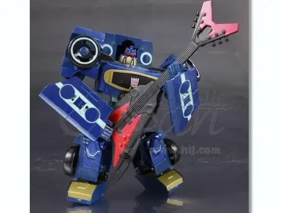Deluxe Class Ironhide & Soundwave