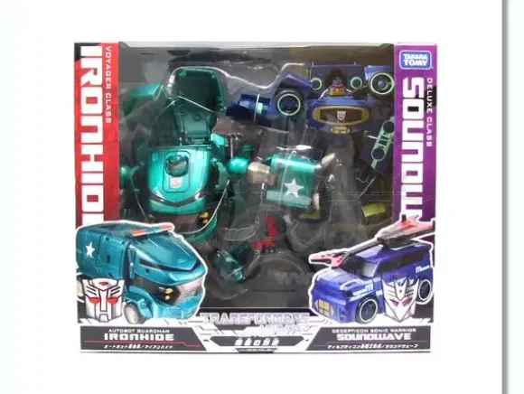 Deluxe Class Ironhide & Soundwave