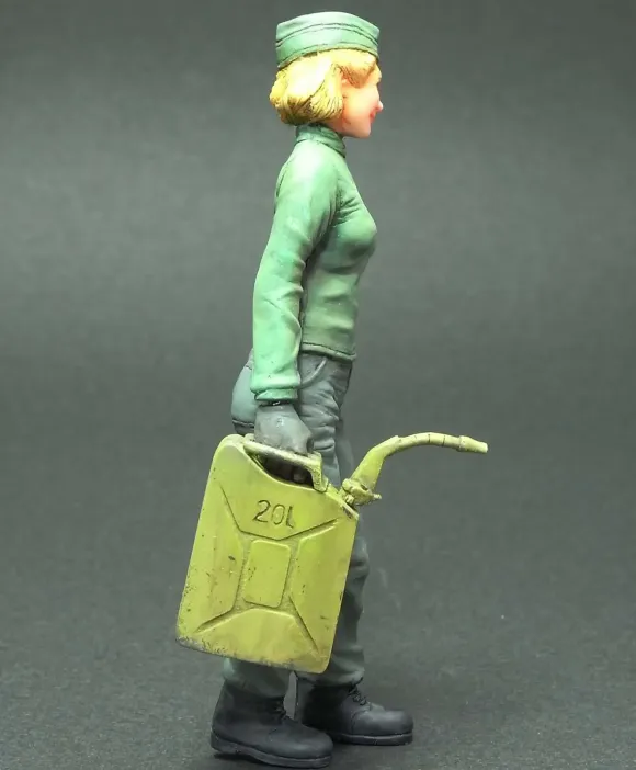 1/20 Jerrycan Girl