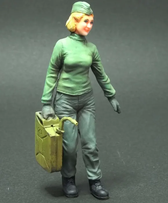 1/20 Jerrycan Girl