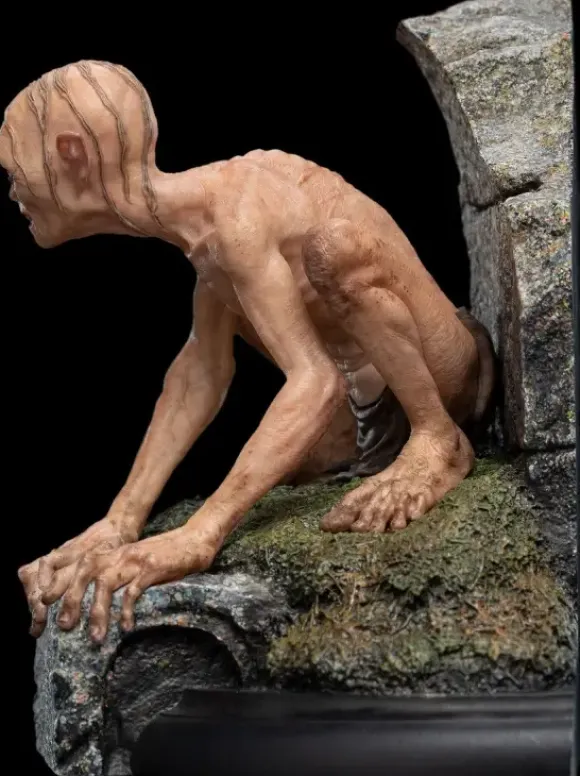Lord of the Rings Trilogy/ Gollum Guide to Mordor Mini Statue