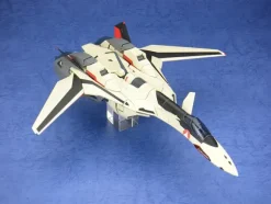 1/60 Macross Plus Transformable YF-19 with Fast Pack