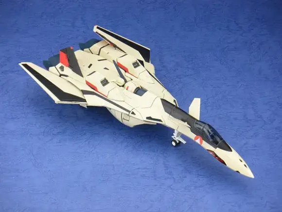 1/60 Macross Plus Transformable YF-19 with Fast Pack