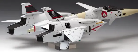 1/72 Macross: VF-4