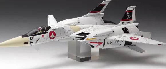 1/72 Macross: VF-4