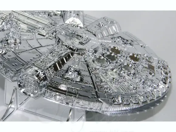 1/144 Millennium Falcon: Chrome-Plated Wonder Festival 2010 Limited Edition