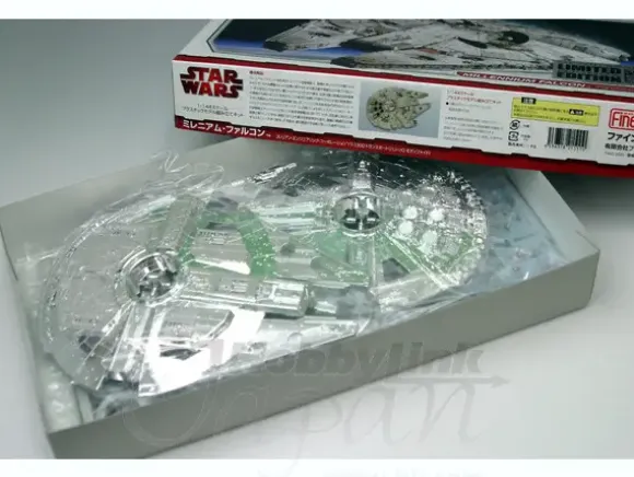 1/144 Millennium Falcon: Chrome-Plated Wonder Festival 2010 Limited Edition