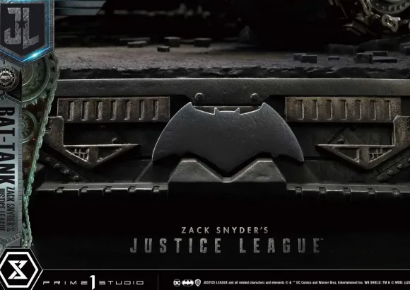 Museum Diorama Justice League Bat Tank Zack Snyder's Justice League