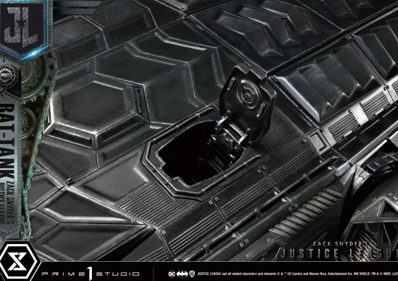 Museum Diorama Justice League Bat Tank Zack Snyder's Justice League