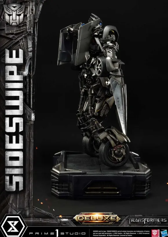 Museum Masterline Transformers / Dark of the Moon Sideswipe DX version