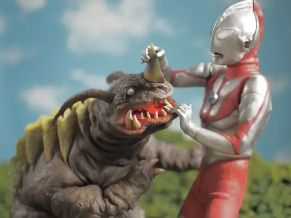 1/6 Neronga vs Ultraman A Type Set PVC