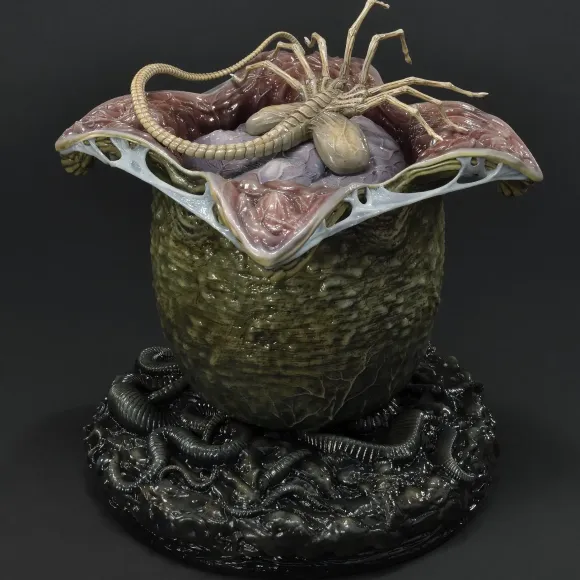 Premium Masterline Dark Horse Comics Alien: Warrior Alien Statue PMDHAL-02DXS (with First-Release Bonus)