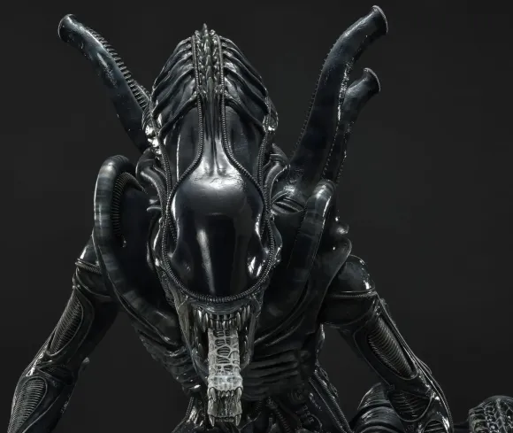 Premium Masterline Dark Horse Comics Alien: Warrior Alien Statue PMDHAL-02DXS (with First-Release Bonus)