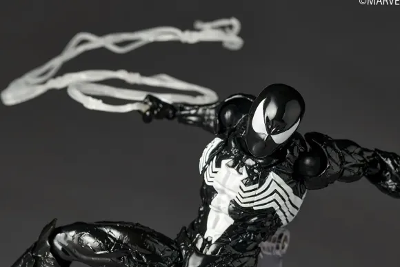 Revoltech Amazing Yamaguchi Symbiote Spider-Man