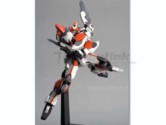 Revoltech ARX-8 Laevatein