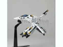Revoltech Three Transformation Valkyrie VF-1S Roy