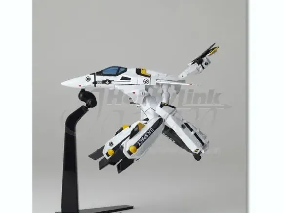 Revoltech Three Transformation Valkyrie VF-1S Roy