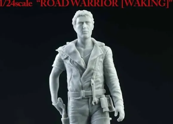 1/24 Road Warrior (Walking)