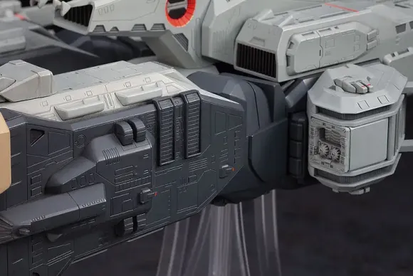 1/4000 SDF-1 Macross Fortress Warship (The Movie Ver.)