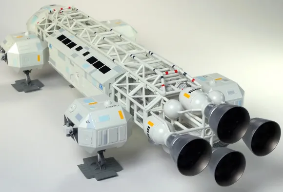 1/48 Space:1999 Eagle Transporter (Semi-finished Painted Kit)