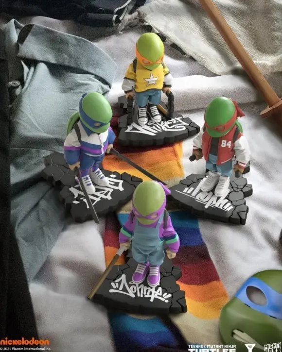 Teenage Mutant Ninja Turtles / Michelangelo by Danil Yad Vinyl Art Statue