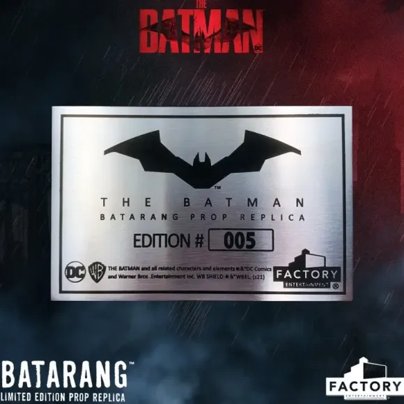 The Batman / Batman Batarang Prop Replica Limited Edition