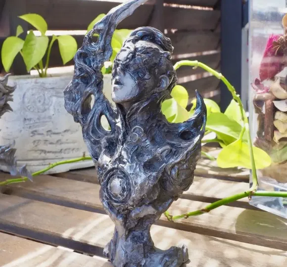 the Beautiful / Bizarre Ones tbbo.EX.001 a portrait of the moon Light Gray