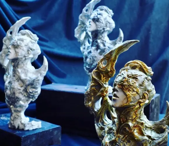 the Beautiful / Bizarre Ones tbbo.EX.001 a portrait of the moon White