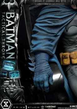 1/4 Throne Legacy Batman (Comics): Tactical Throne Design by Gabriele Dell'Otto Economy Edition