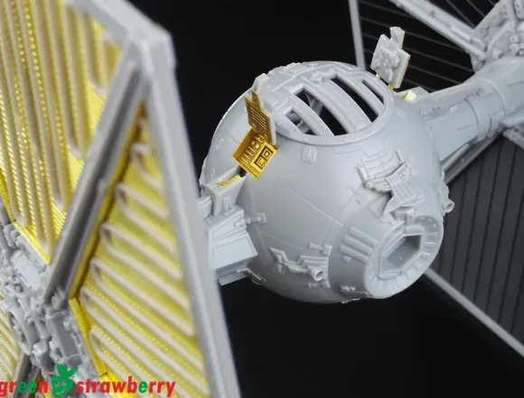 1/72 TIE Fighter Cutaway