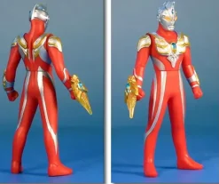 UHM2 Ultraman Max w/Max Galaxy