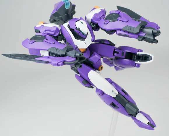 1/144 Ultra Action Trooper: Franz-Alpha Plastic Model Kit (Purple x White)
