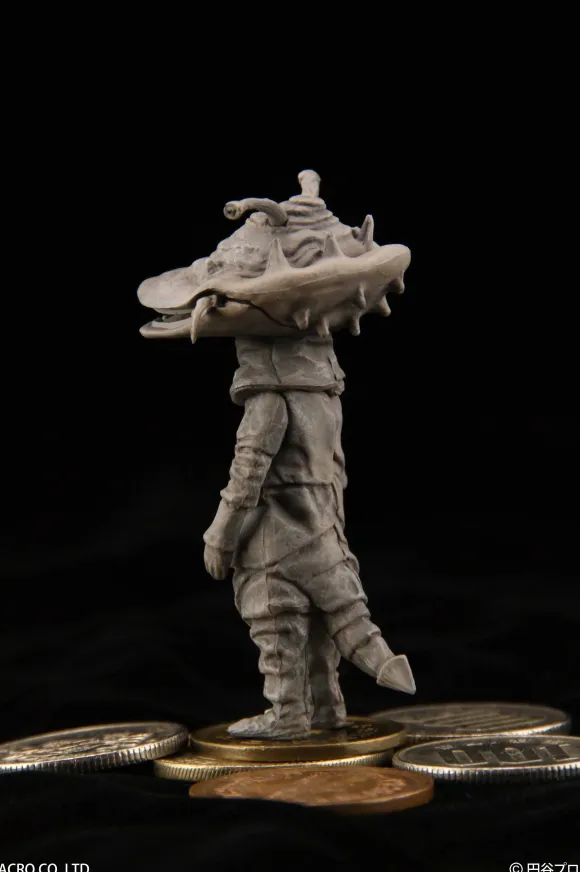 1/35 Ultra Q: Kanegon Monochrome Version