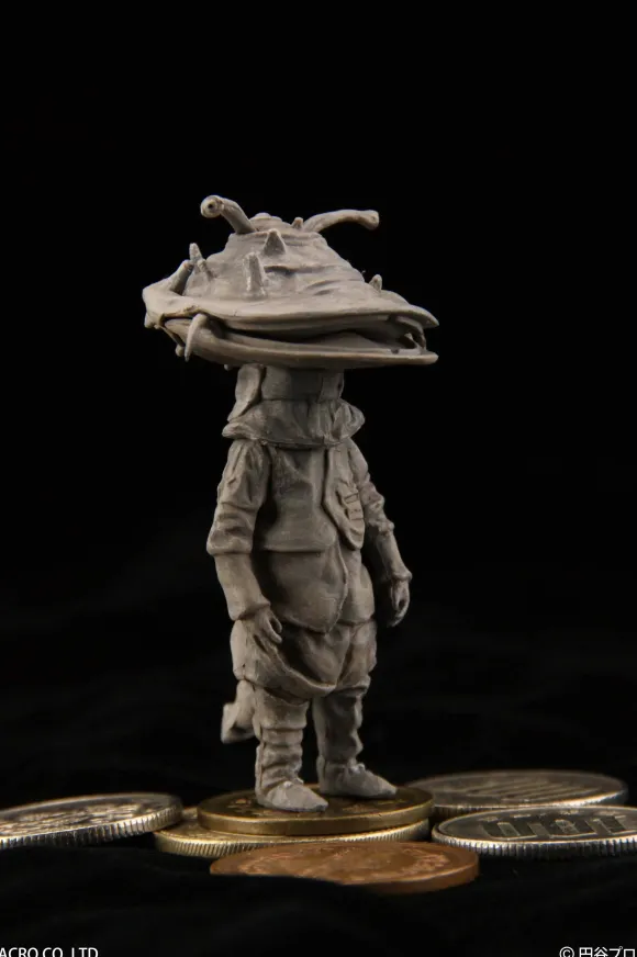 1/35 Ultra Q: Kanegon Monochrome Version