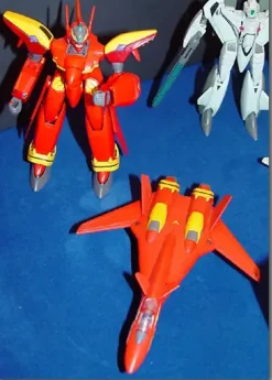 1/144 Valkyrie VF-19 Kai (Fire Valkyrie)
