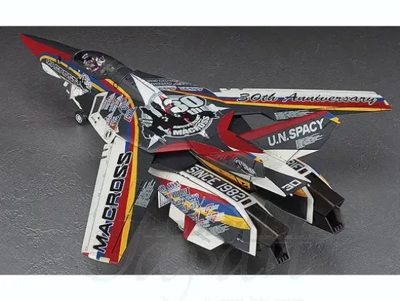 1/48 VF-1J Valkyrie Macross 30th Anniversary