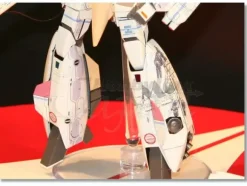 1/72 VF-1S Strike Battroid Valkyrie Minmay Guard
