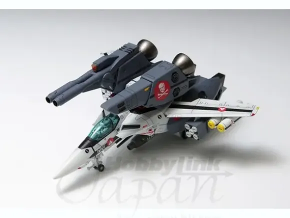 1/100 VF-1S Strike Valkyrie Fighter (Hikaru Ichijyo)