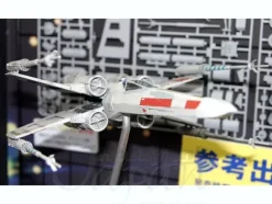 1/48 X-Wing w/Gold C-3PO Limited Edition